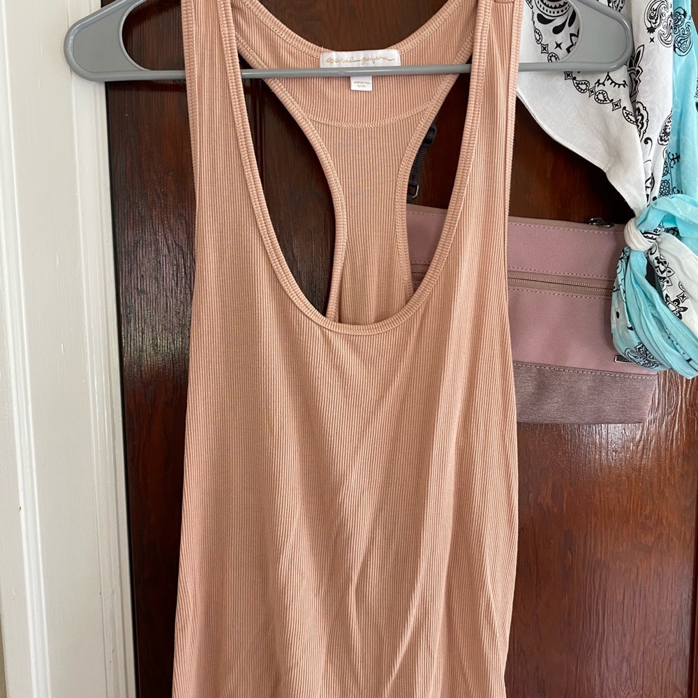 pink tank top
